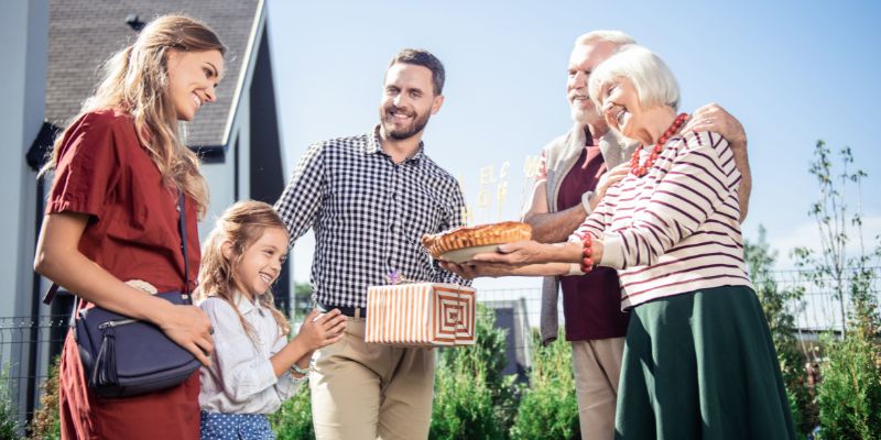 Mơ thấy người thân mang đến điềm báo như thế nào?