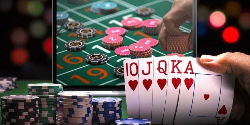Ưu tiên đánh những bộ, sảnh sẽ giúp bạn giảm thiểu lá bài trên tay